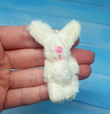 Іграшка-Зайчик, розмір 6,3 см, біло-молочний, шт 012556 фото