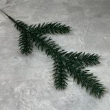 Искусственная хвойная веточка, 25*7 см, пластик, зеленый, арт 019020, 1 шт 019020 фото