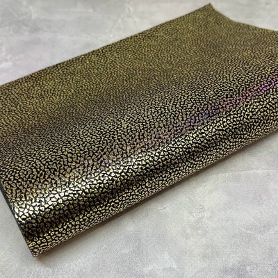 Экокожа (кожзам) для рукоделия (металлизированная), размер 20*30 см, цвет-золото на черном. 07892 фото