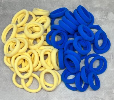 Набір гумок для волосся 4 см, колір -жовтий-синій, 50 шт 015031 фото