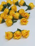 Бутон троянди 2,0 см, колір яскраво-жовтий, шт 013701 фото