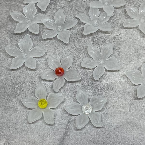 Акрилові намистини -Квітка , розмір 20 мм, колір Білий (напівпрозорий), упаковка 20 шт 016263 фото