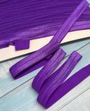 Эластичная резинка 1,5 см, цвет-фиолетовый, метр 014137 фото