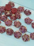 Пластиковий декор Трояндочка-перламутр, 19 мм, колір-бордовий, шт 011416 фото